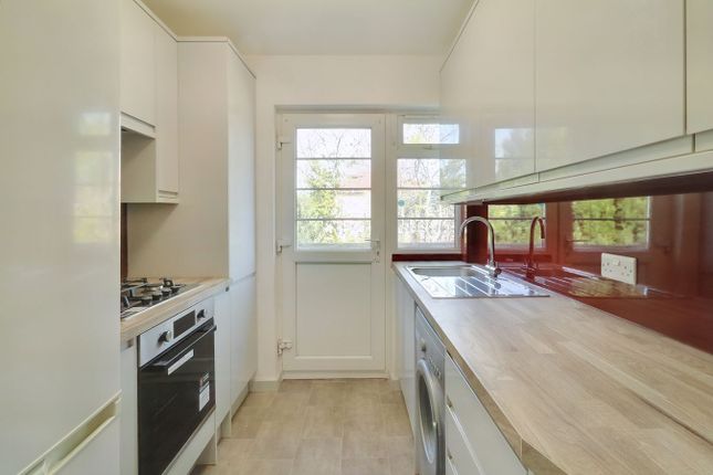 15, Beverley Court, Harrow photo 4
