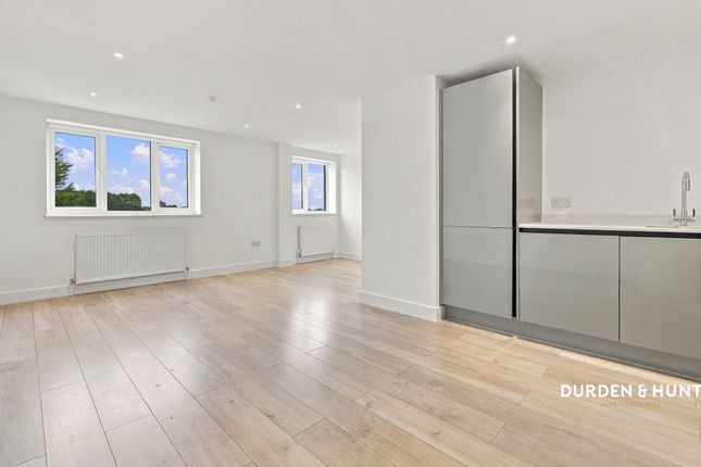 9e Love Lane, Rayleigh photo 4