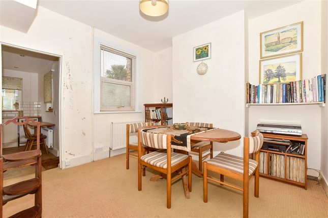 Ormonde Road, Hythe photo 4