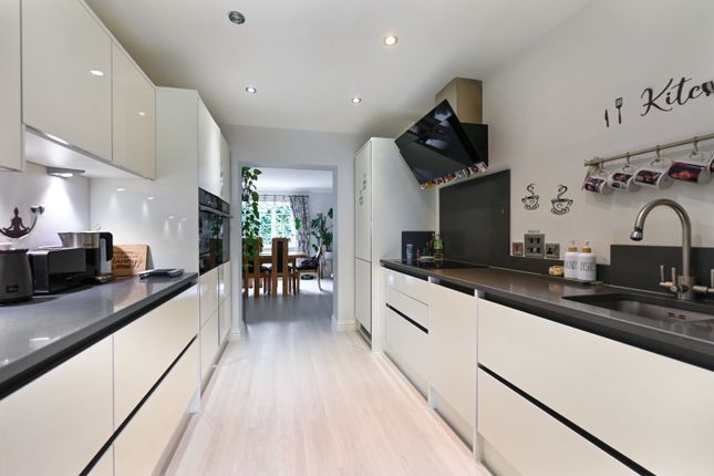 11, Mickle Hill, Sandhurst photo 4