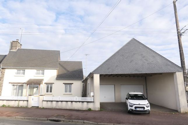 Thumbnail Semi-detached house for sale in Saint-Hilaire-Du-Harcouet, Basse-Normandie, 50600, France