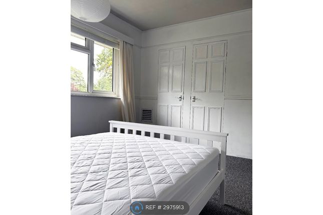 Flat D, Bassett Avenue, Southampton photo 3