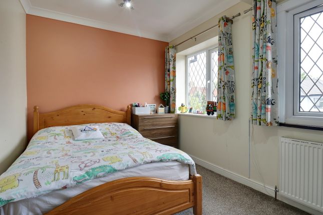 79, Axminster Crescent, Welling photo 4