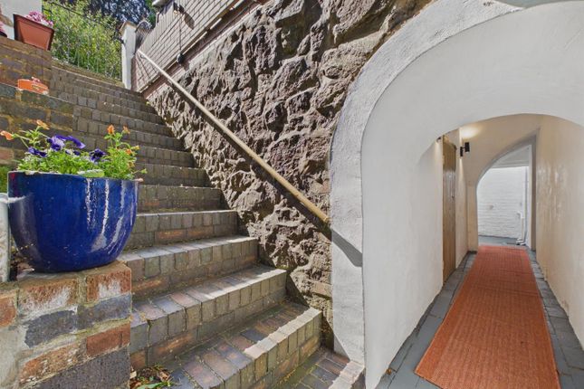 Flat 3, South Villa, 23, Wells Road, Malvern photo 2