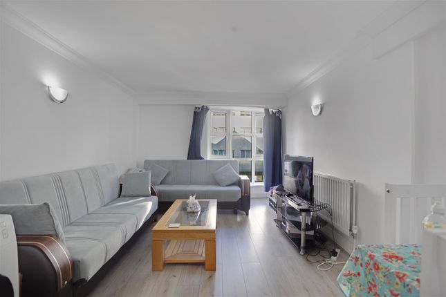 2-bed flat on Flat 506, 199, Belvedere Heights, Marylebone, London, £600,000