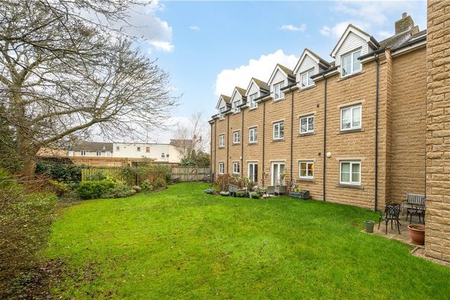 15, Farriers Court, West Yorkshire photo 4