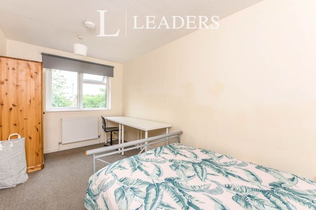 Room 4, 2, Bouverie Walk, Northampton photo 3
