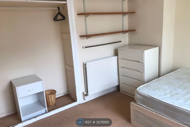 Ashwood Road, Englefield Green photo 5