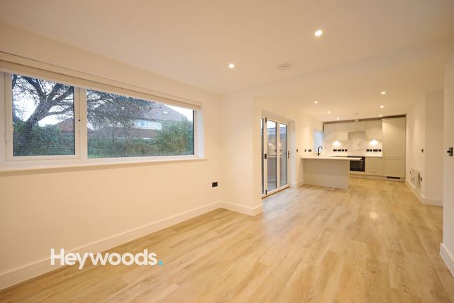28 Fox Grove, Newcastle photo 2