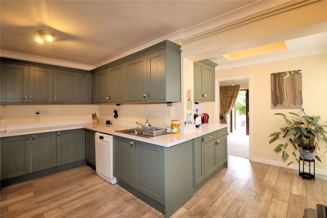 29, Winston Way, Surrey photo 4