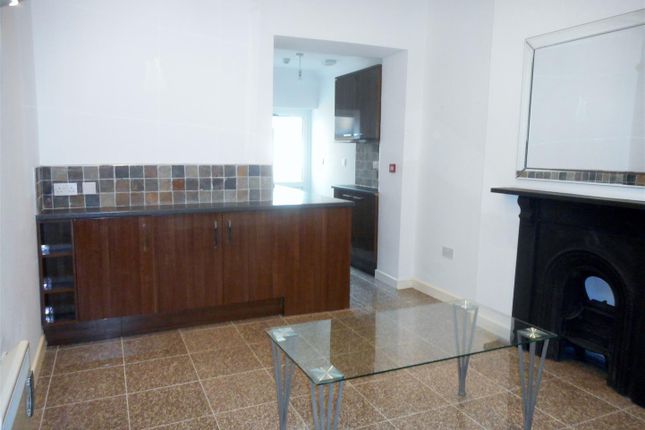 Thumbnail Flat to rent in Albany Road, Roath, Cardiff