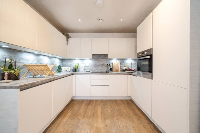4, Cantwell House, London photo 3