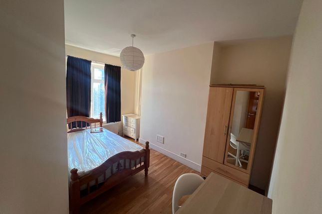 363 Caledonian Road, London photo 5