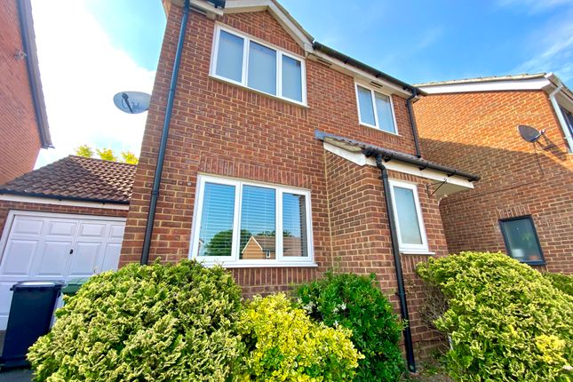 Thumbnail Property to rent in Barncroft Close, Weavering, Maidstone