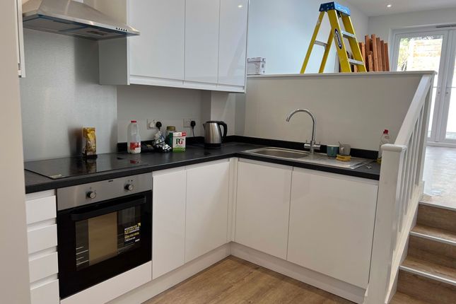 197, Godstone Road, Kenley photo 4