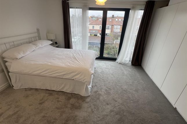 Thumbnail Room to rent in Cambridge Road, London