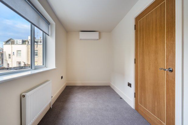 Property to rent in Oakfield Place, Bristol