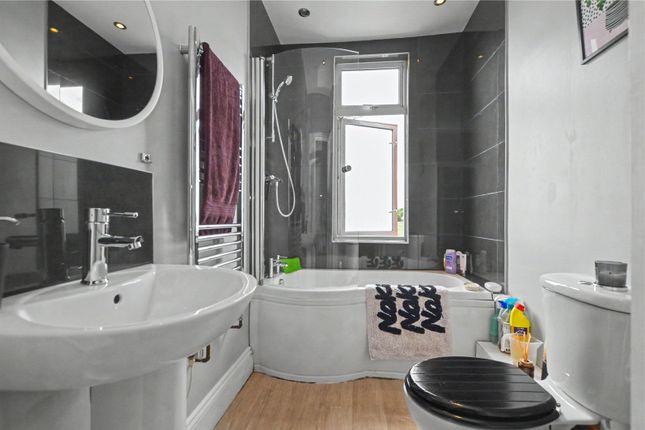 16, Middleton Avenue, Leeds photo 4