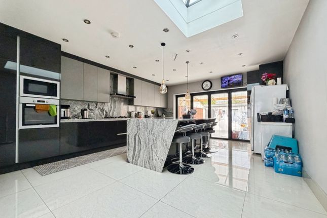 121, Wentworth Road, Southall photo 5