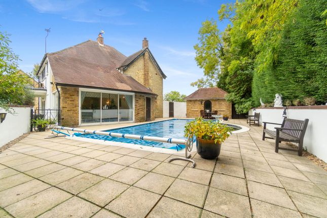 Chestnut Mount, Allum Lane, Borehamwood photo 4
