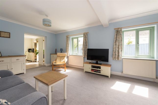 7, Cherry Drive, Canterbury photo 2