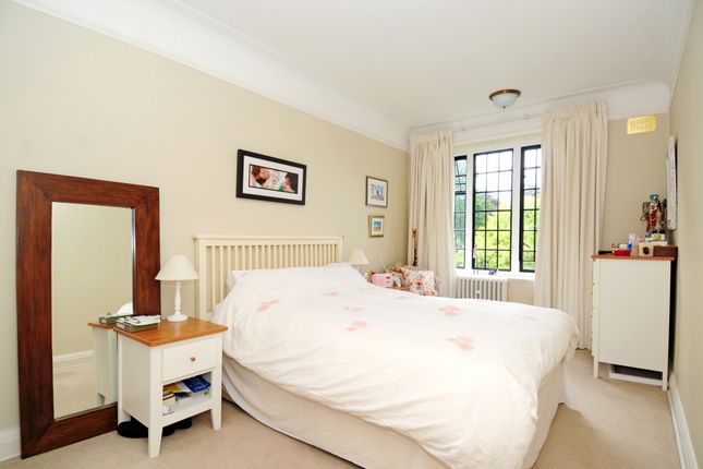 2 Somerville House, Manor Fields, London photo 3