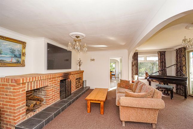 6, Woodland Way, Battle photo 4