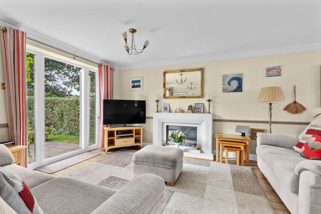 6 Sedgmoor Close, High Wycombe photo 4