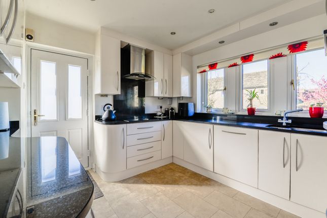 10, Smithy Lane, Bradford photo 4