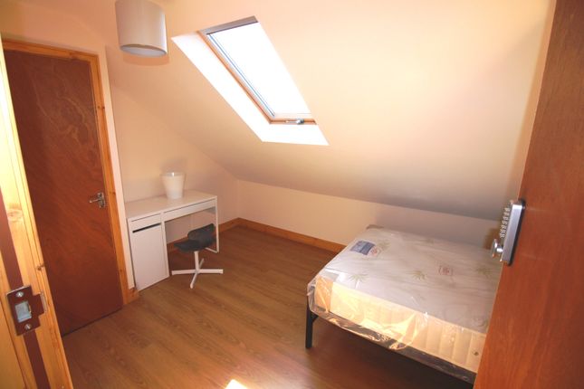 Hirwain Street(*), Cardiff photo 3