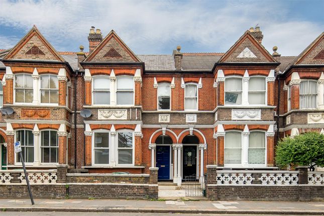 Flat to rent in Philip Lane, Tottenham, London