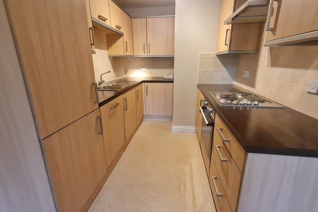 11, Highfield Court, West Yorkshire photo 3