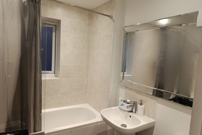 25, Begonia Way, Rugby photo 3