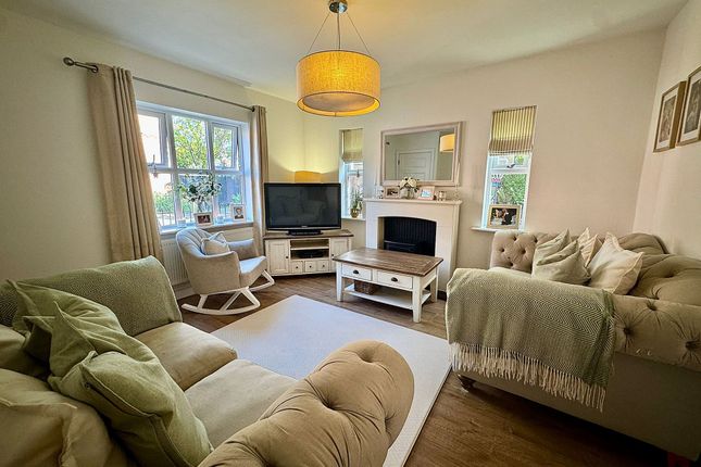 4 Gartmore Close, Manchester photo 3
