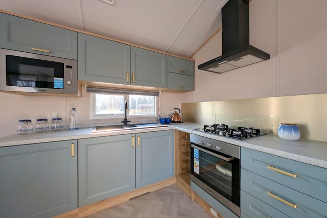 YR35 - Atlas Heritage Lodge at South Lakeland, Borwick Ln, Warton, Carnforth photo 5