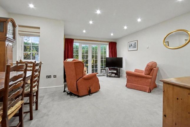 6 Edenwood Heights, 49, Ridgway Road, Surrey photo 3