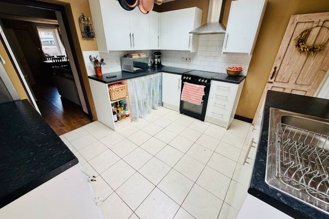 8, Treherbert Street, Lampeter photo 4