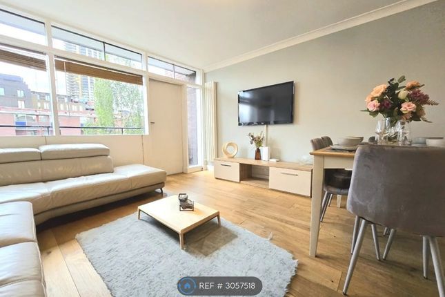 Flat, Bayer House Golden Lane Estate, London photo 3