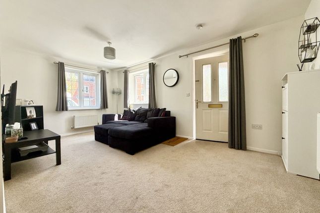 14, Typhoon Way, Brockworth photo 4