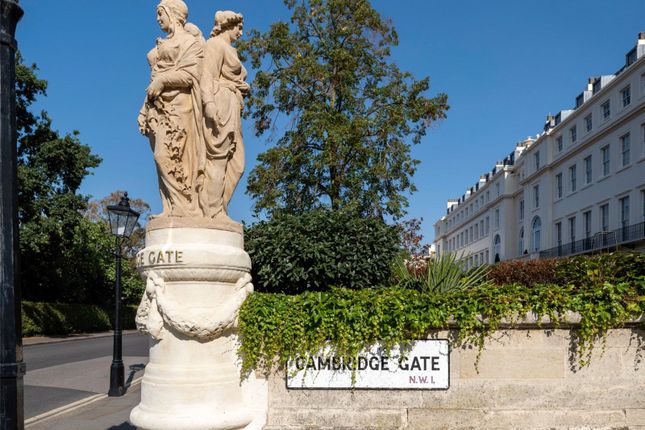Flat 5, 3, Cambridge Gate, London photo 3