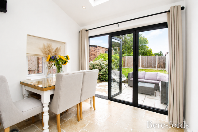 20, Lambourne Drive, Brentwood photo 4