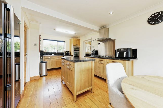 12, Rydal Avenue, Kent photo 3