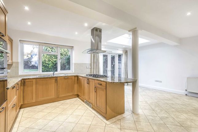 20, Hawkshill Way, Esher photo 4