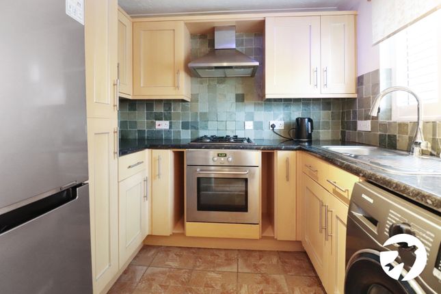 17, Turnbury Close, London photo 3