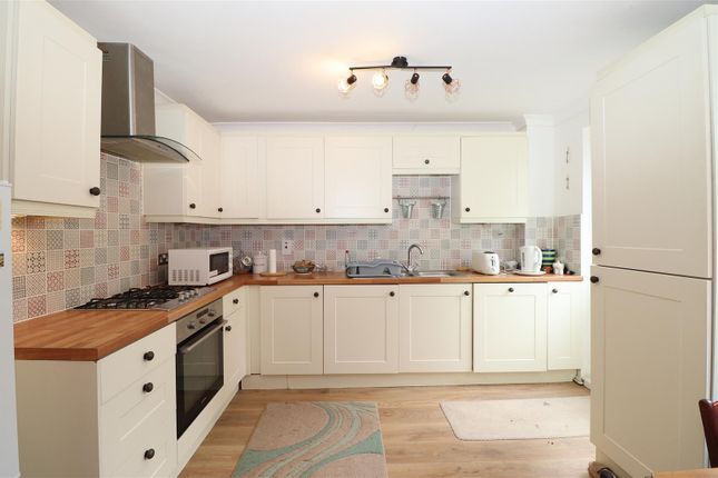 89, Danziger Way, Borehamwood photo 4
