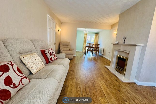 Lowry Drive, Pendlebury Swinton, Manchester photo 2