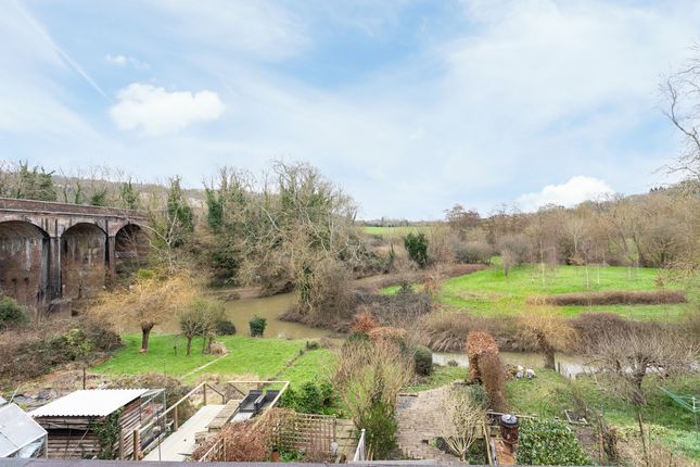 16, Riverside, Dorking photo 3