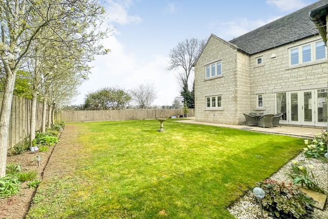 6, Stephens Close, Lechlade photo 2