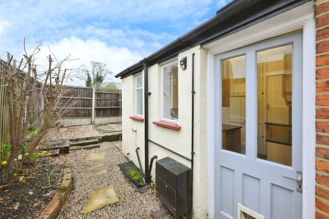 3, Grove Walk, Hertford photo 2