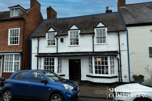 Retail premises to let in High Street, Henley-In-Arden